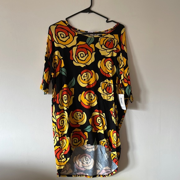 LuLaRoe Tops - LulaRoe xs irma